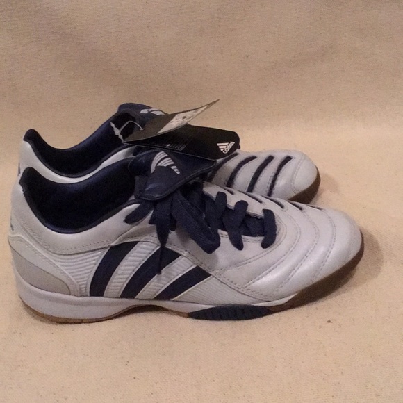 Adidas Women’s Rare Pulsado ll Indoor soccer - Picture 5 of 8